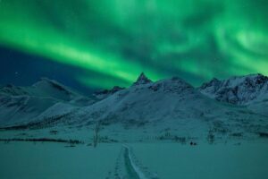 Northern Lights Tour from Tromsø - Magic Ice Bar pickup and the ride: how the night starts