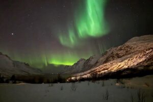 Northern Lights Tour with Hot Food and Drinks in Tromso - Stop 1: leaving Tromsø for mountains, fjords, and aurora checks