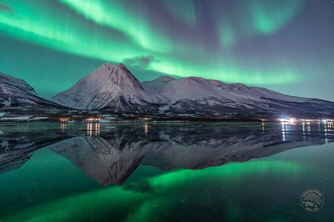 Small Group Van Journey in Search of the Northern Lights - The Tromsø fjords hunt: calm viewpoints and the Finland option