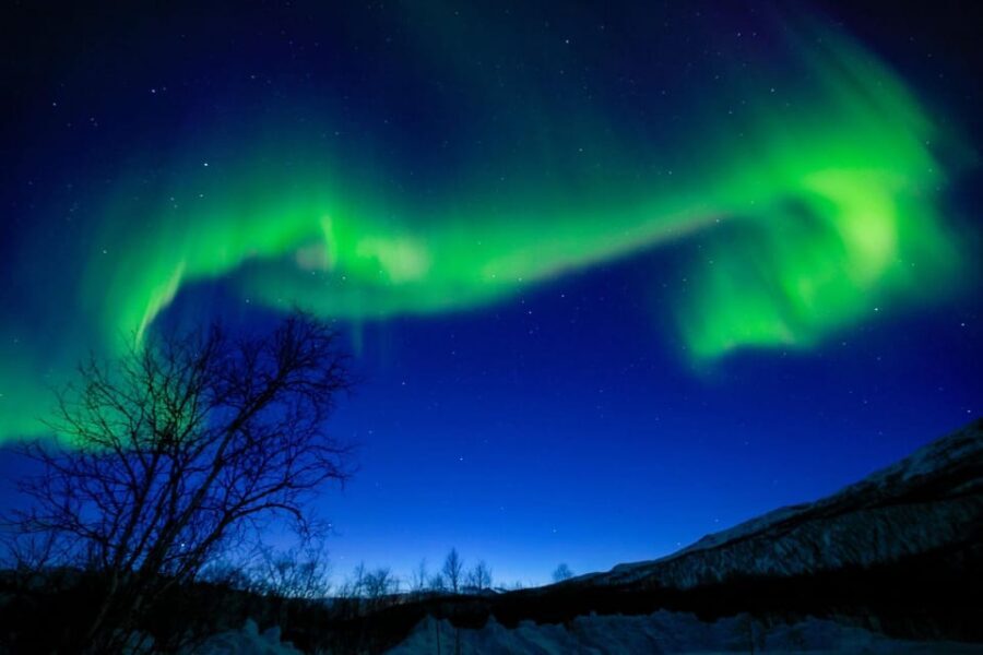 Tromsø Chinese Aurora Tour - Chasing the Lights: Multiple Stops Beyond the City Glow