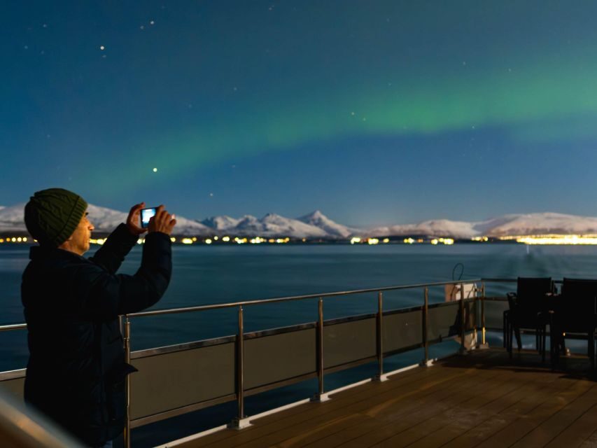 Tromsø: Electric Northern Lights Cruise - How the Captain Chooses Kvaløyvågen, Ramfjorden, or Kvaløya