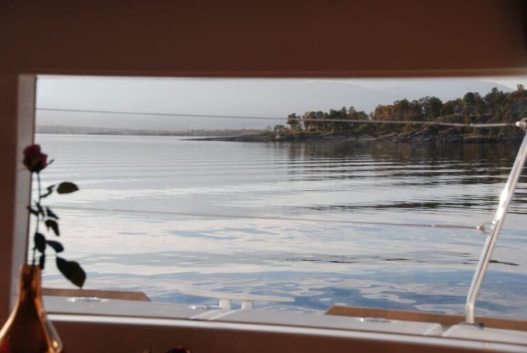 Tromsø: Fjord and Islands Luxury Catamaran Cruise - Getting On Board at the Floating Jetty Next to Scandic Ishavshotel