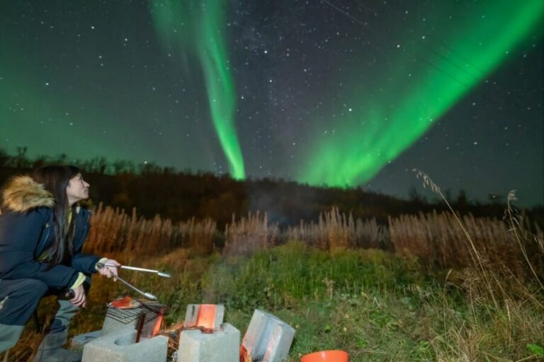 Tromsø: Northern Lights Tour w/Photo, Suits and Local Guide - Where you warm up: the Base Camp stop
