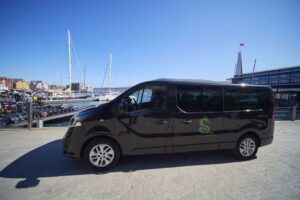 Tromsø: Private 6-Hour Aurora Chase by Minivan - 19:00 Pick-Up at Radisson Blu: Briefing, Gear, and Headlamp-Ready Prep