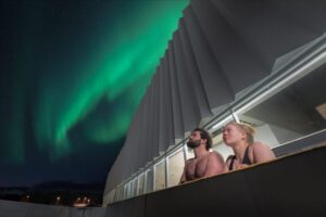 Tromsø: Spa/Pool with Bath, Sauna and Outdoor Heated Pool - Sauna, Steam, and Cold Plunge: Nordic Bathing Without the Fancy Extras