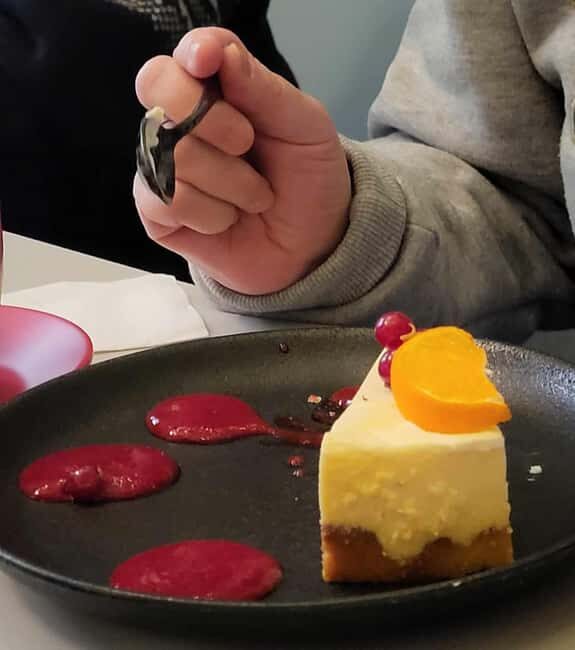 Tromsø Sweet Temptations tour: afternoon tea & chocolates - Who should book Tromsø Sweet Temptations?